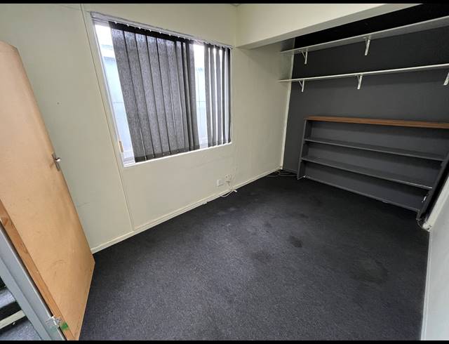 88M² OFFICE TO LET IN PAARDEN EILAND